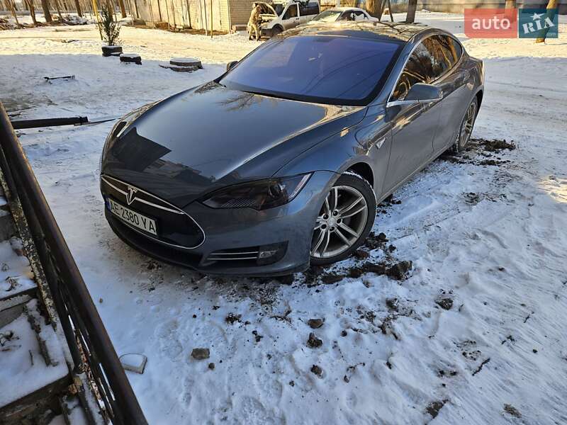 Tesla Model S 2013