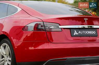 Ліфтбек Tesla Model S 2013 в 