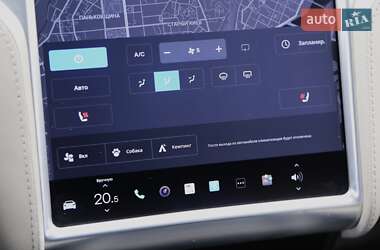 Ліфтбек Tesla Model S 2013 в 