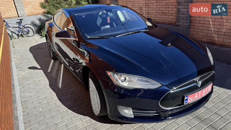 Ліфтбек Tesla Model S 2013 в Вінниці