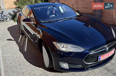Лифтбек Tesla Model S 2013 в 