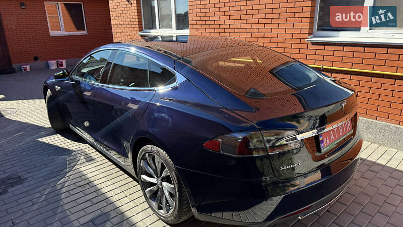 Ліфтбек Tesla Model S 2013 в Вінниці