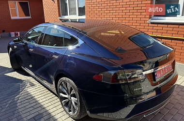 Лифтбек Tesla Model S 2013 в 