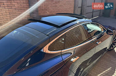 Лифтбек Tesla Model S 2013 в 
