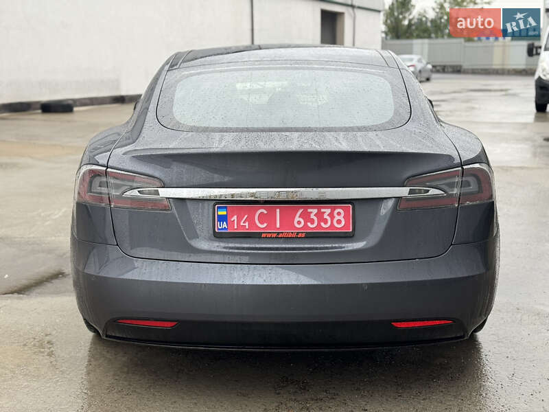 Лифтбек Tesla Model S 2018 в Виннице