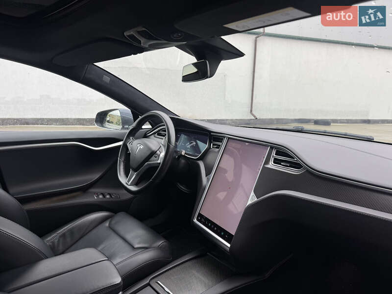 Лифтбек Tesla Model S 2018 в Виннице