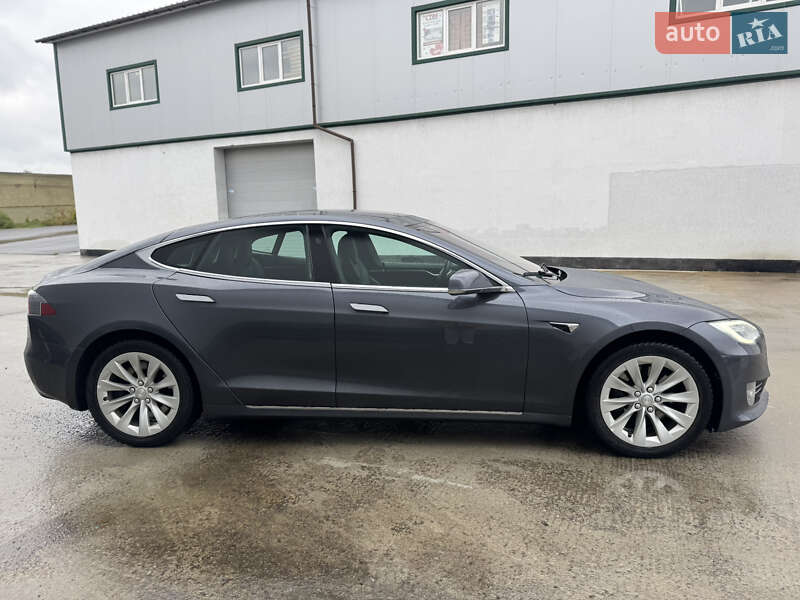 Лифтбек Tesla Model S 2018 в Виннице