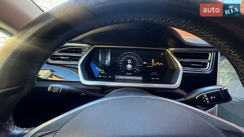 Ліфтбек Tesla Model S 2013 в Вінниці