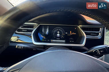 Лифтбек Tesla Model S 2013 в 