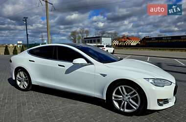 Лифтбек Tesla Model S 2013 в 