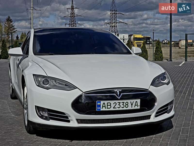 Лифтбек Tesla Model S 2013 в Виннице