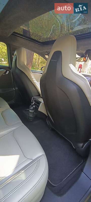 Лифтбек Tesla Model S 2014 в Кривом Роге