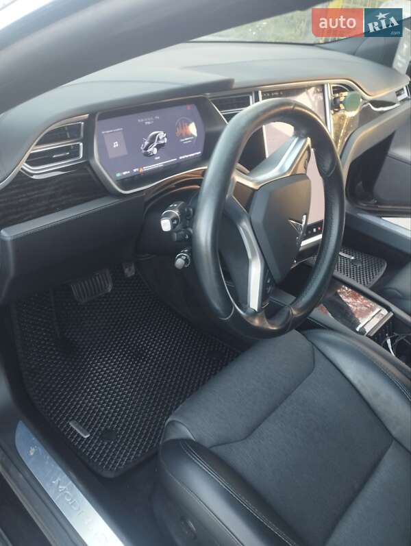 Ліфтбек Tesla Model S 2018 в Львові