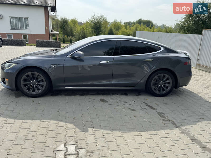 Лифтбек Tesla Model S 2016 в Снятине