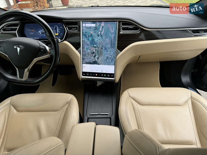 Лифтбек Tesla Model S 2016 в Снятине
