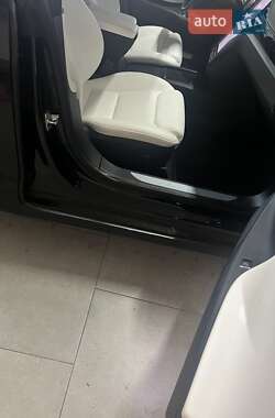 Лифтбек Tesla Model S 2019 в 