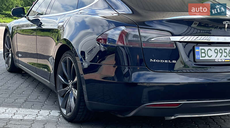 Ліфтбек Tesla Model S 2014 в Дрогобичі фото 39 Ліфтбек Tesla Model S 2014 в Дрогобичі