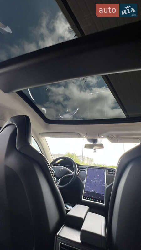 Ліфтбек Tesla Model S 2014 в Дрогобичі фото 52 Ліфтбек Tesla Model S 2014 в Дрогобичі