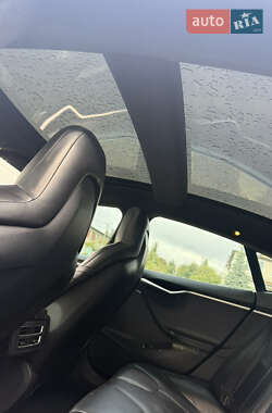 Лифтбек Tesla Model S 2015 в 