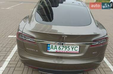 Ліфтбек Tesla Model S 2015 в Києві