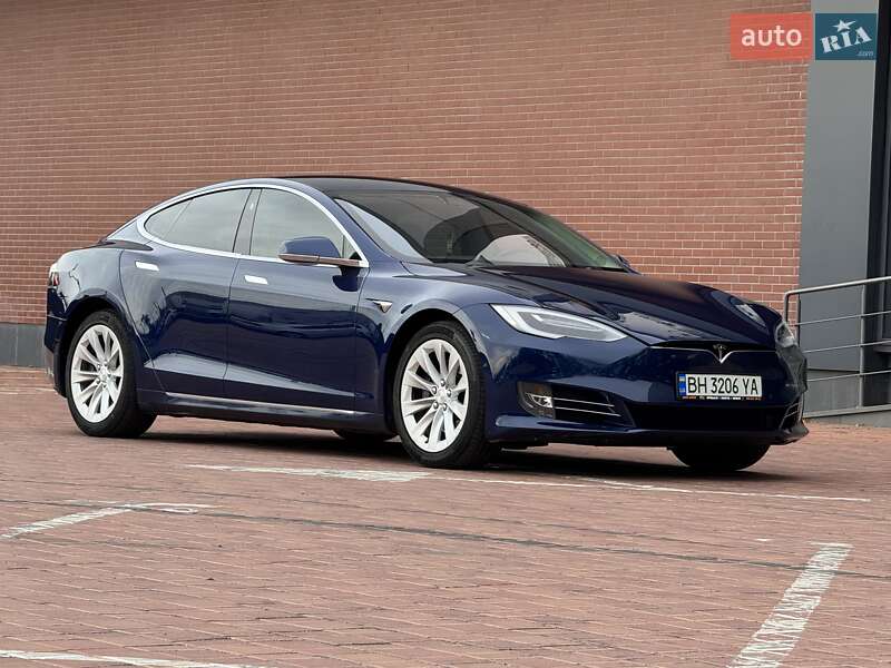Лифтбек Tesla Model S 2016 в Одессе