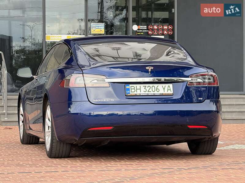 Лифтбек Tesla Model S 2016 в Одессе