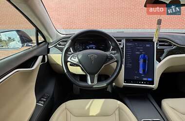 Ліфтбек Tesla Model S 2016 в 
