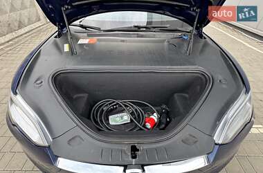 Ліфтбек Tesla Model S 2016 в 