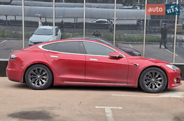 Лифтбек Tesla Model S 2019 в 