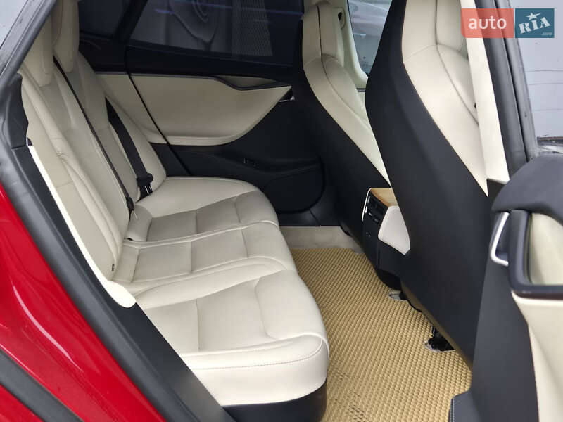 Ліфтбек Tesla Model S 2019 в Києві