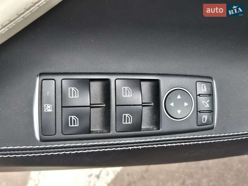 Ліфтбек Tesla Model S 2019 в Києві