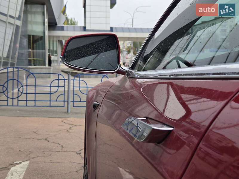 Ліфтбек Tesla Model S 2019 в Києві
