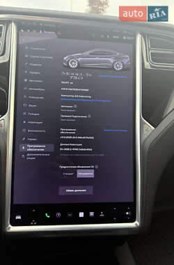 Лифтбек Tesla Model S 2017 в 