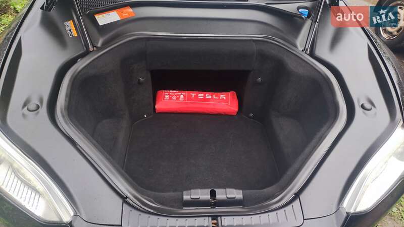 Лифтбек Tesla Model S 2014 в Житомире
