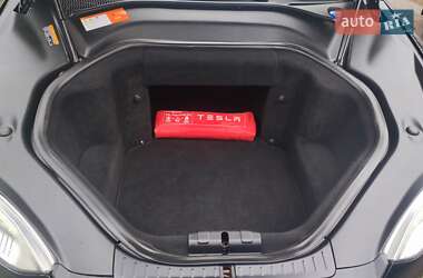 Ліфтбек Tesla Model S 2014 в 