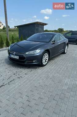 Лифтбек Tesla Model S 2015 в 