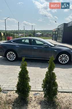 Лифтбек Tesla Model S 2015 в 