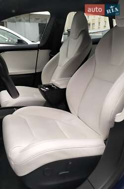 Ліфтбек Tesla Model S 2017 в 
