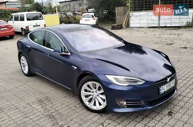 Лифтбек Tesla Model S 2017 в Львове
