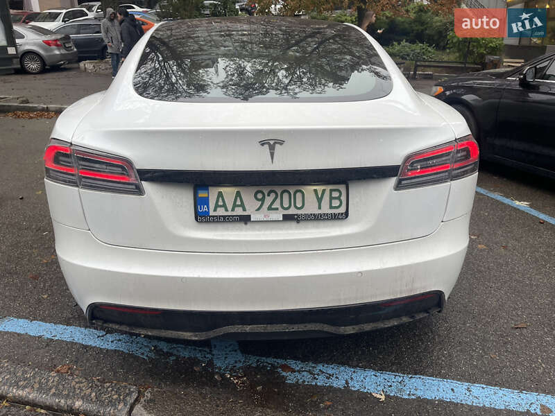 Лифтбек Tesla Model S 2021 в Киеве