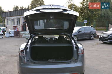 Ліфтбек Tesla Model S 2015 в 