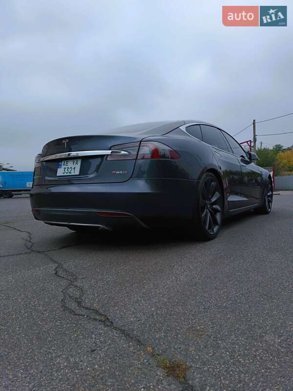Лифтбек Tesla Model S 2014 в Кривом Роге