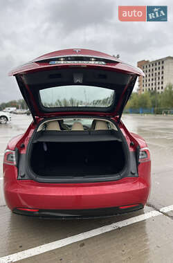 Лифтбек Tesla Model S 2017 в 