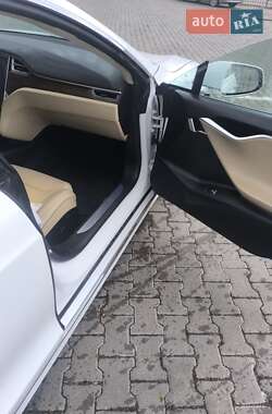Лифтбек Tesla Model S 2017 в 