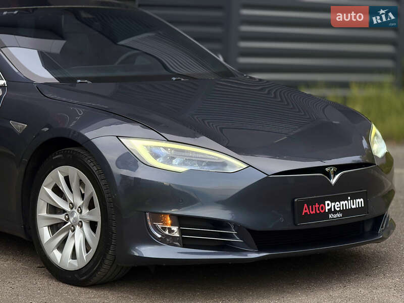 Лифтбек Tesla Model S 2016 в Харькове