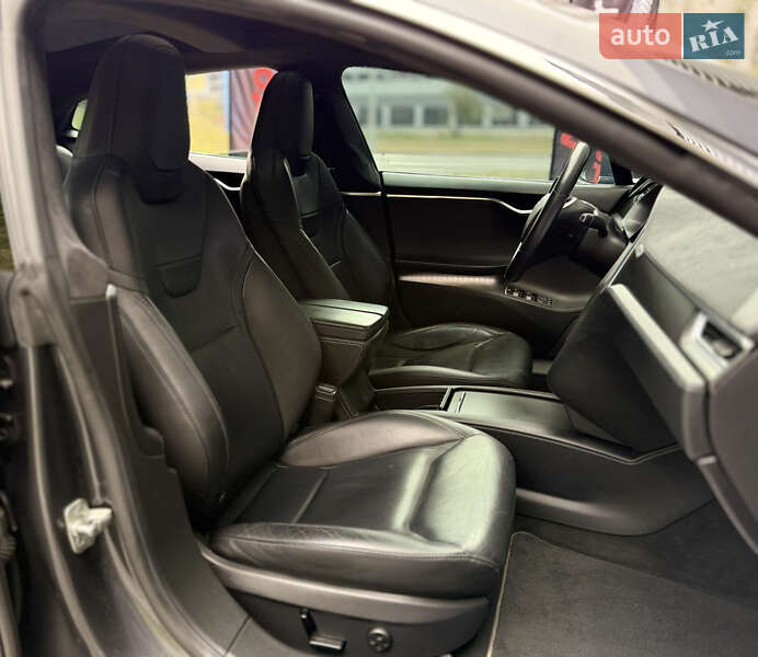 Лифтбек Tesla Model S 2016 в Харькове