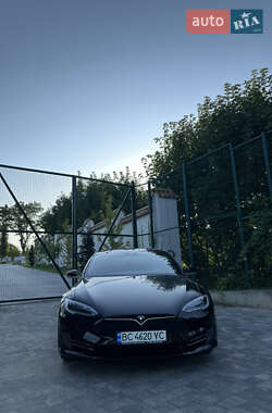 Лифтбек Tesla Model S 2016 в Львове