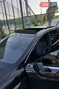 Лифтбек Tesla Model S 2016 в Львове