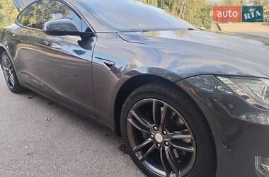 Лифтбек Tesla Model S 2016 в 