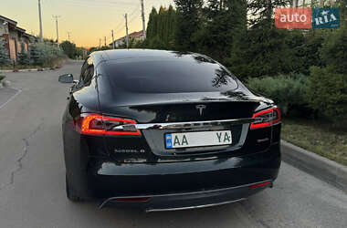 Лифтбек Tesla Model S 2012 в 